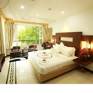 ***** Hotel Parakkat Nature India